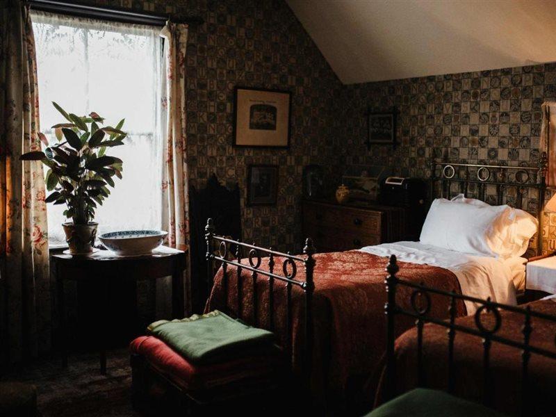St Benedict - Victorian Bed And Breakfast Hastings Bagian luar foto