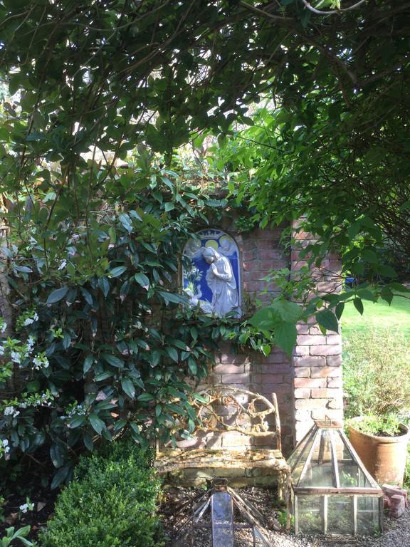 St Benedict - Victorian Bed And Breakfast Hastings Bagian luar foto